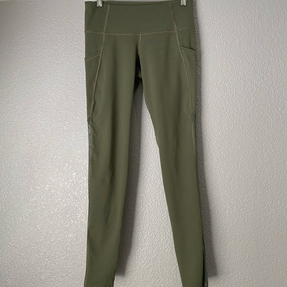 Old Navy Active olive green leggings with mesh